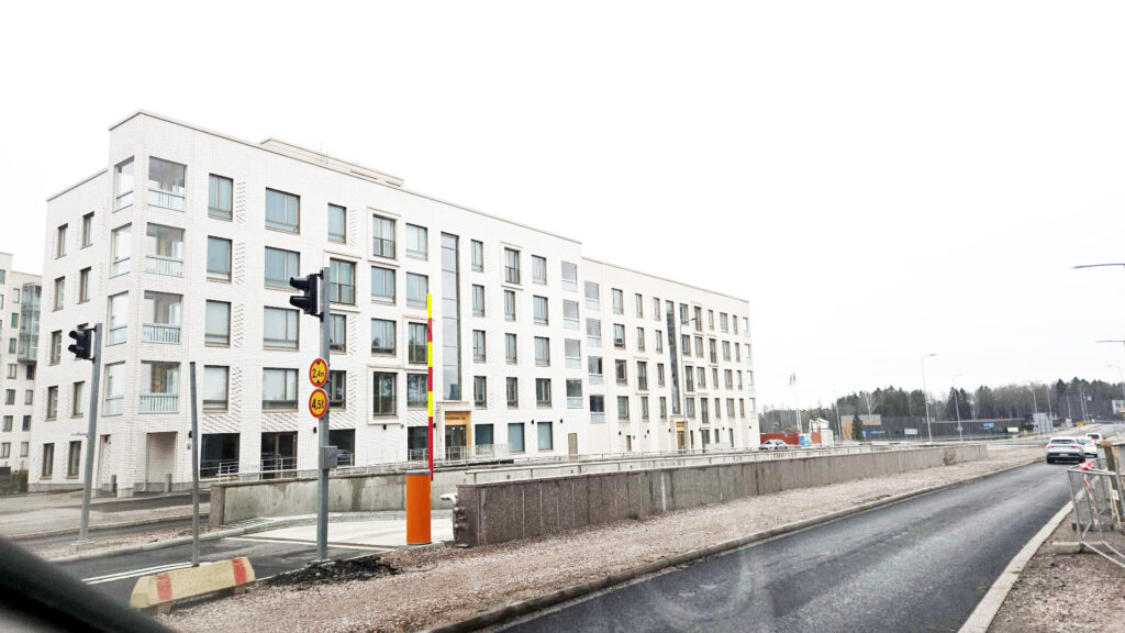 Finnoo Luoteisrinne – Sähköurakka kasvavan kaupunginosan rytmissä