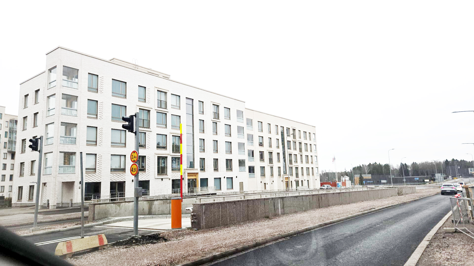 Finnoo Luoteisrinne – Sähköurakka kasvavan kaupunginosan rytmissä